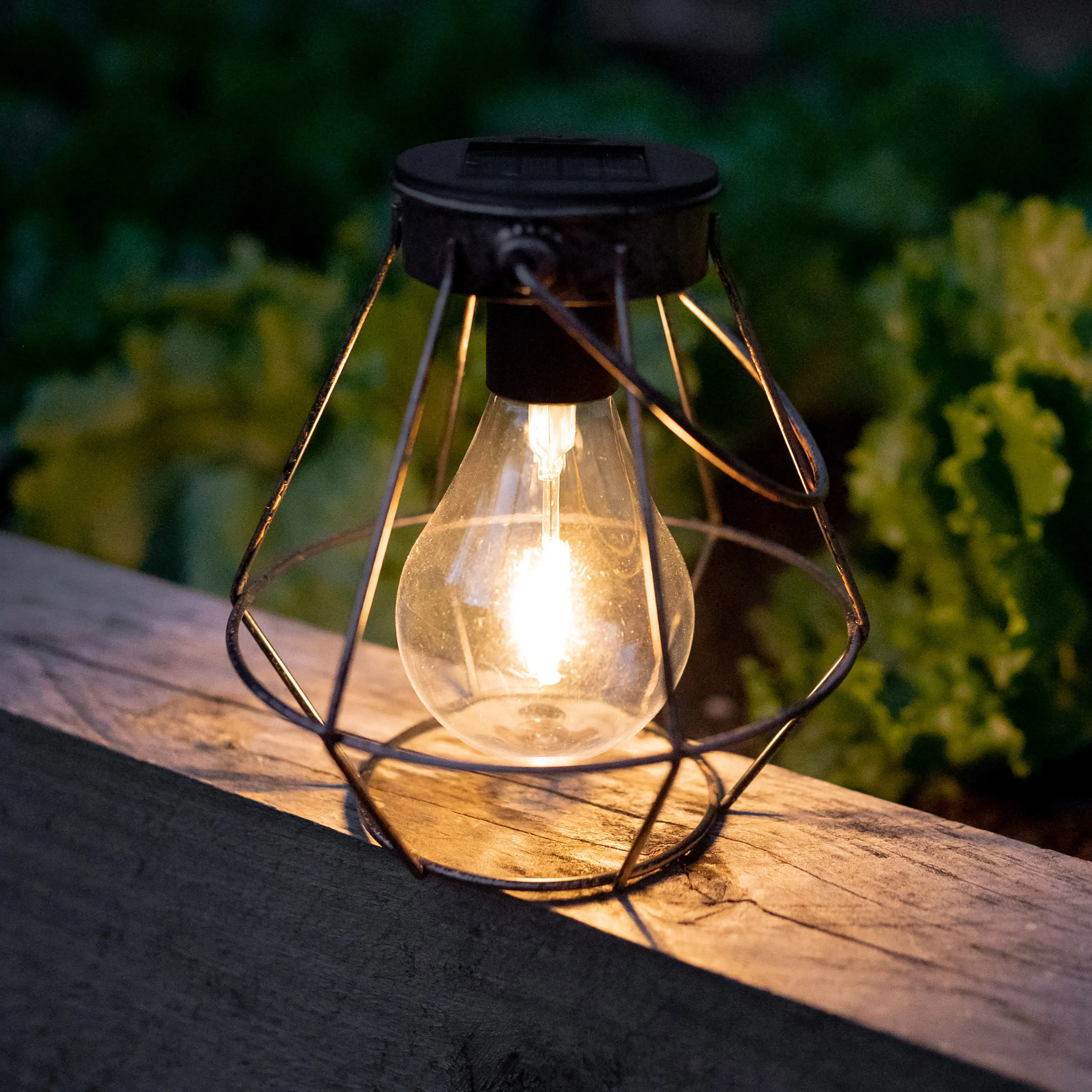 Industrial Style Solar Lantern | 2LED | Filament Globe | RUSTICA