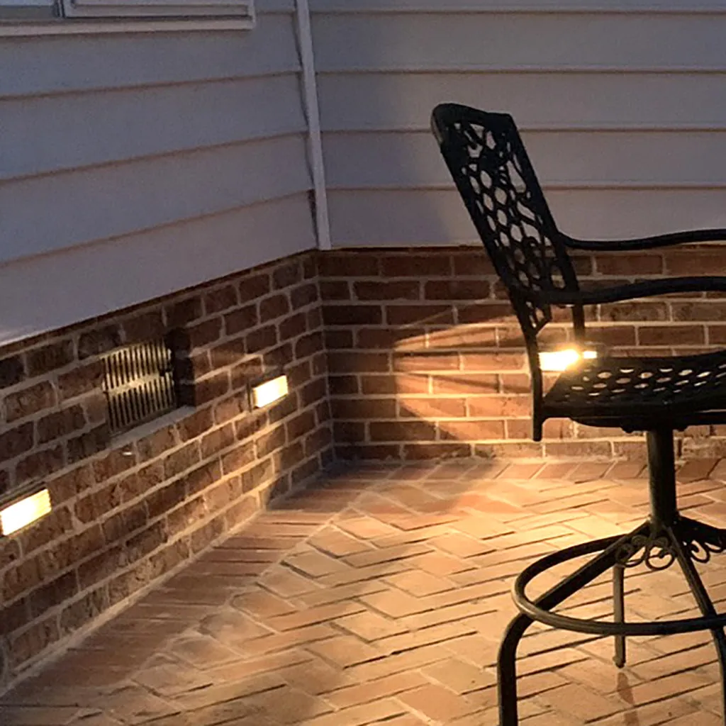 Louvered Brick Light